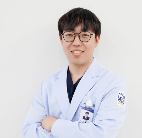 김동호 원장 사진